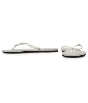 roxy silver flip flops