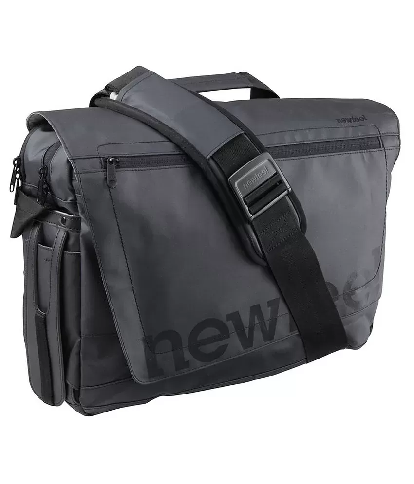 Black Polyester Travel Trekking Bag at best price in Mumbai | ID:  25565651930