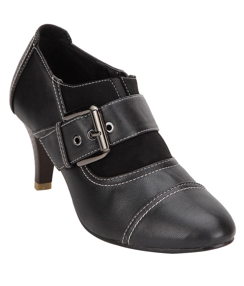 black ankle length shoes