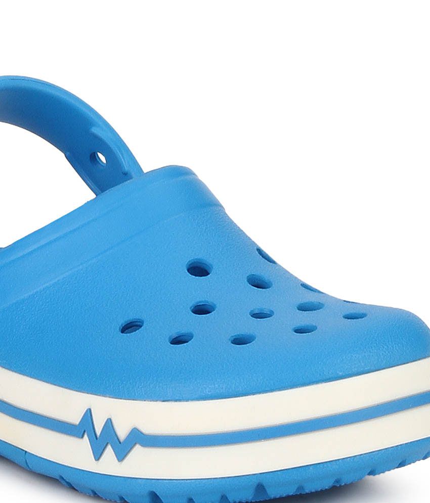 Crocs Blue Clogs Shoes Price in India- Buy Crocs Blue Clogs Shoes ...