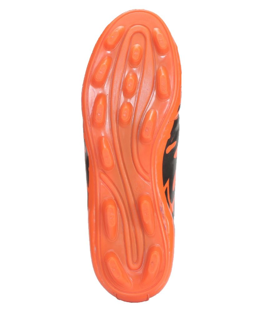 ronaldo orange cleats