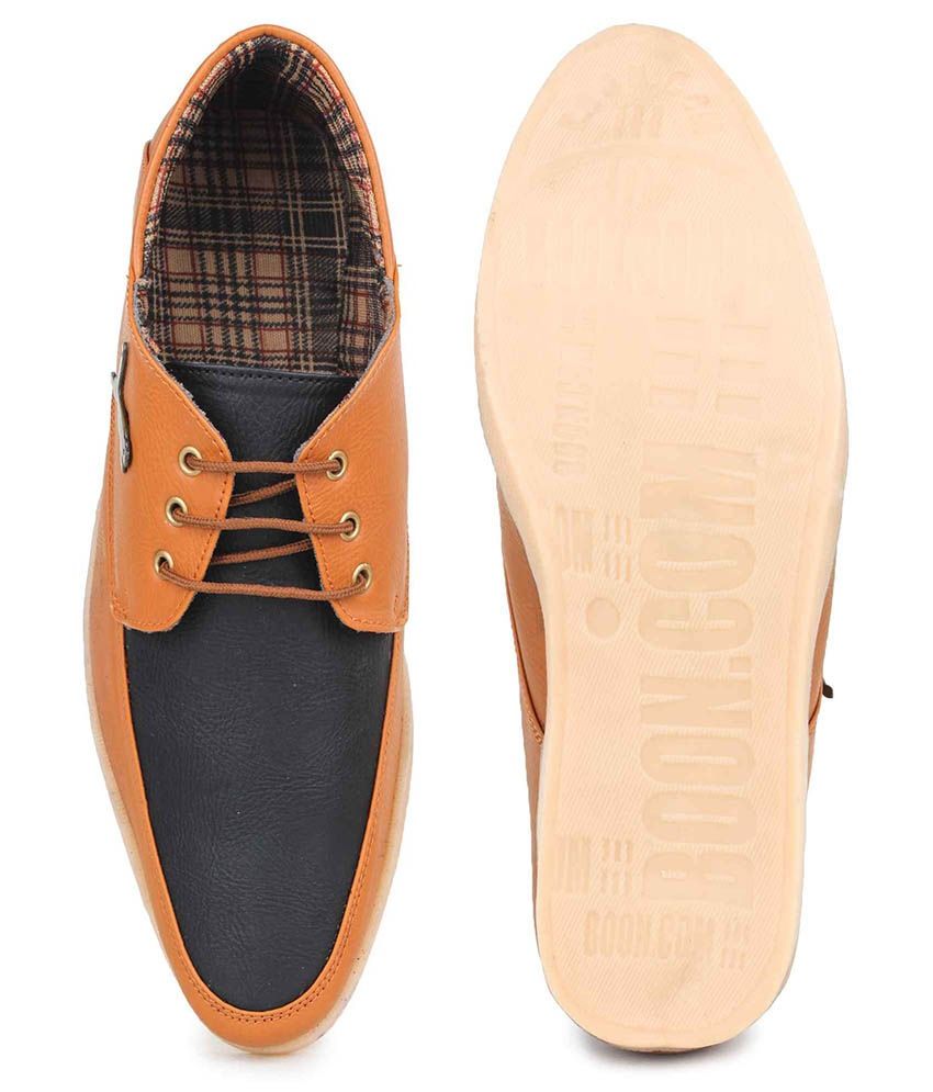 tan canvas shoes