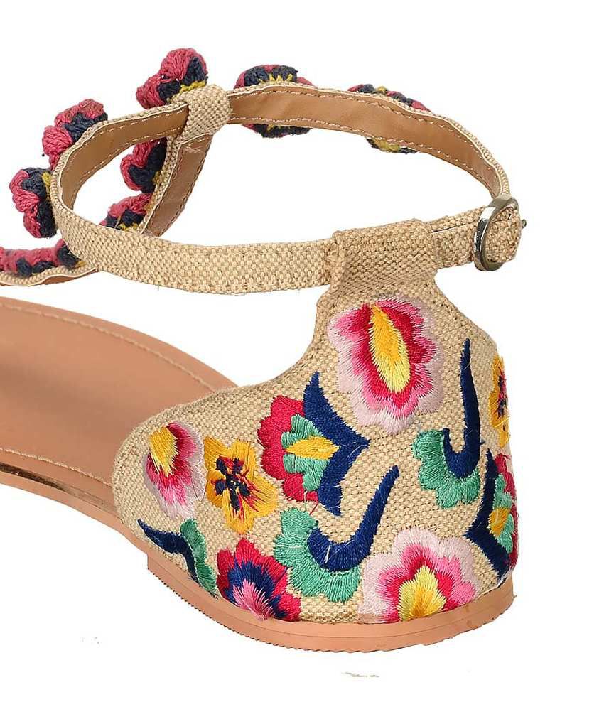 Mora Taara Beige Sandals Price in India- Buy Mora Taara Beige Sandals ...