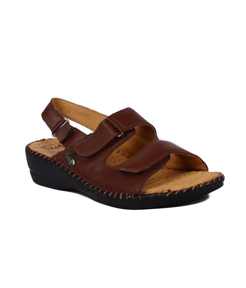 Dr.Scholls Brown Sandals Price in India Buy Dr.Scholls