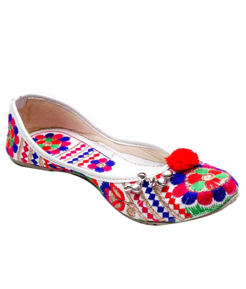 punjabi shoes for ladies