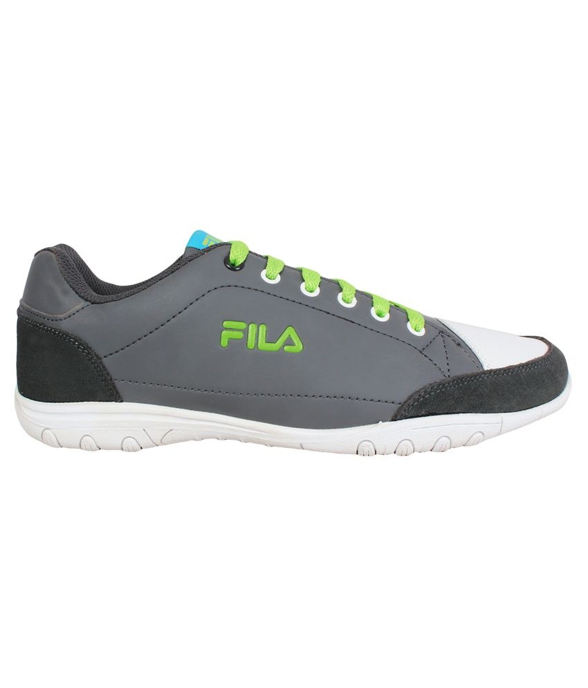 fila canvas trainers