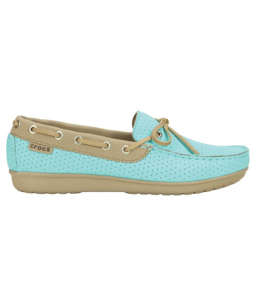 womens turquoise crocs