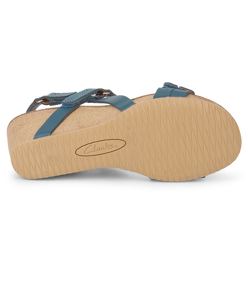 turquoise clarks