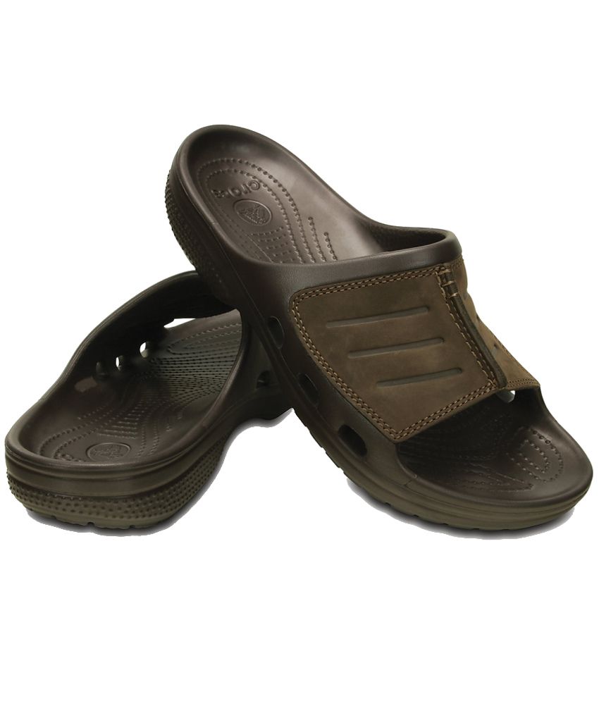 crocs like flip flops