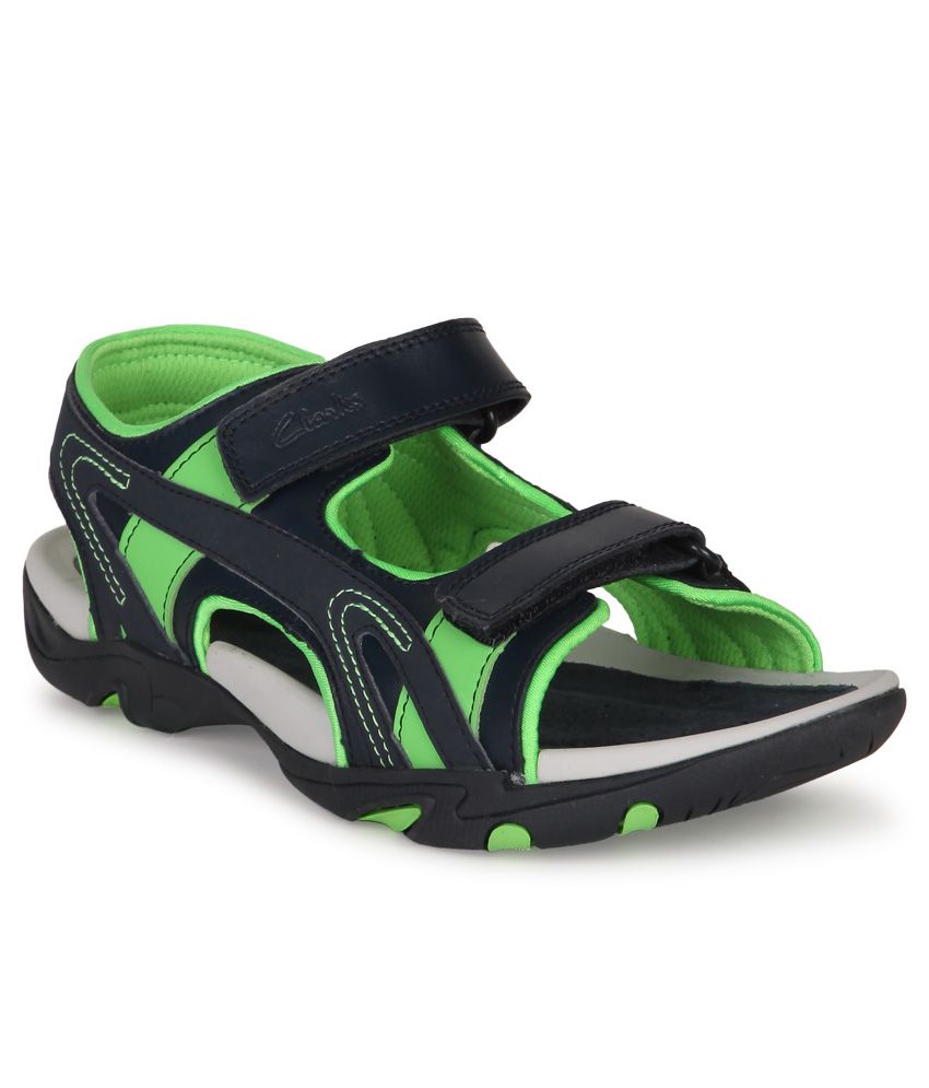 clarks flip flops kids green