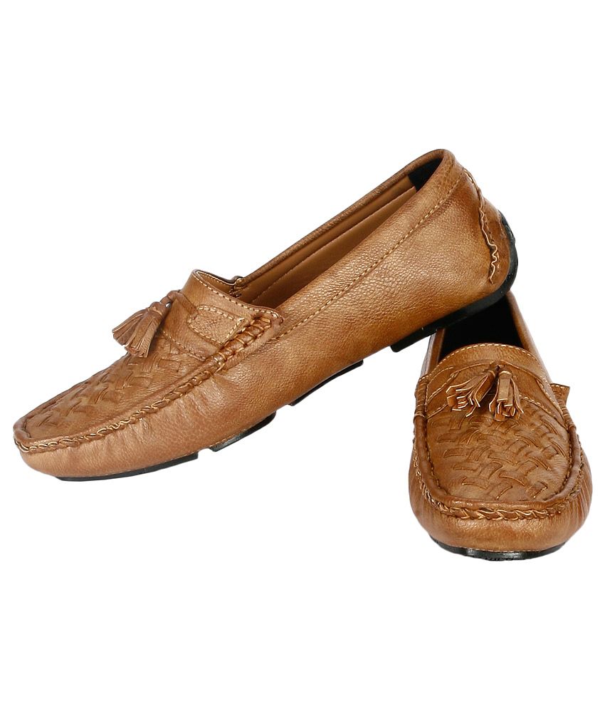 bucik beige loafers