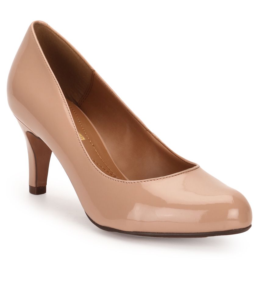 clarks beige heels