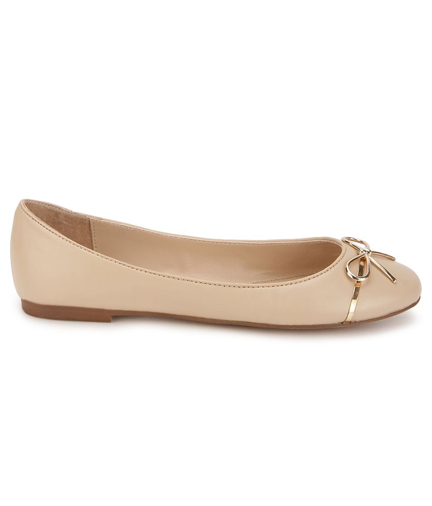 Steve Madden Klasik Beige Ballerinas Price in India- Buy Steve Madden ...