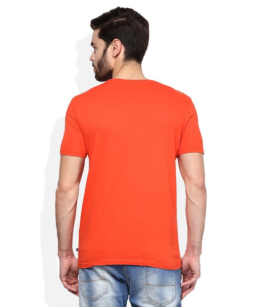 benetton red t shirt