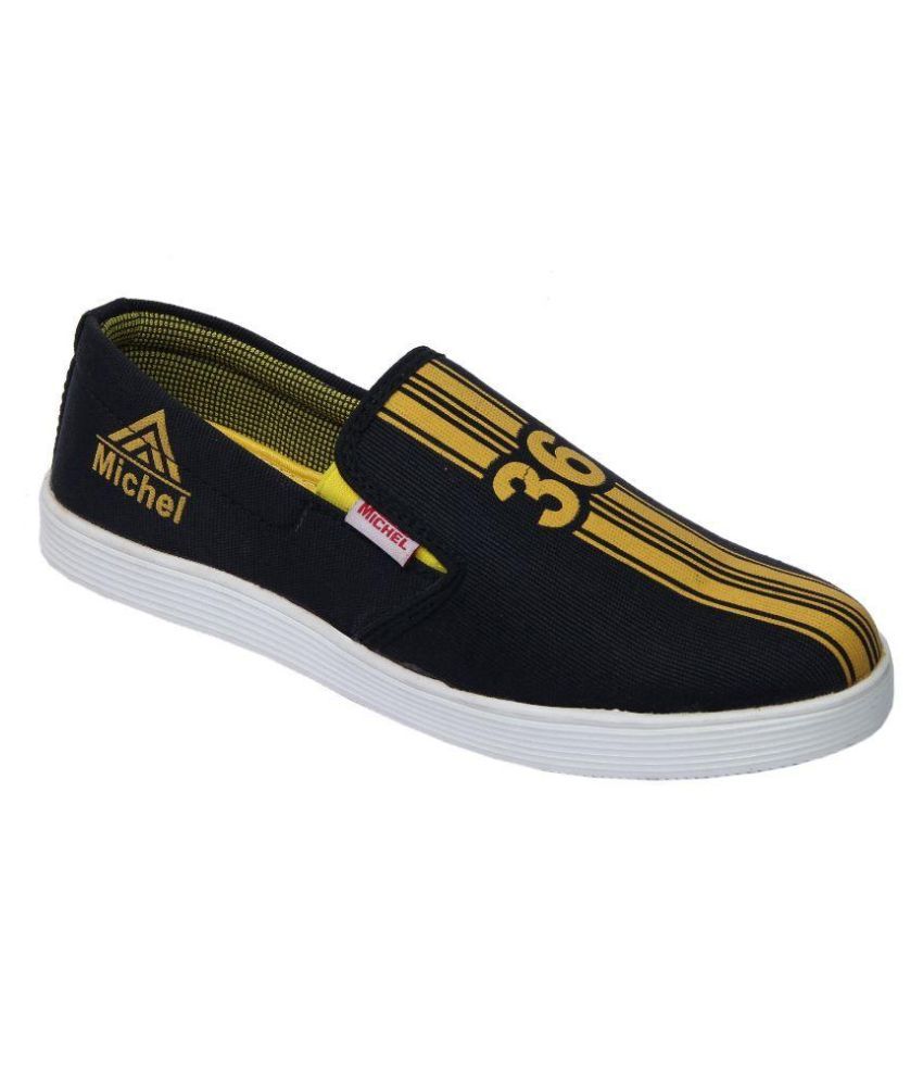 black messi shoes