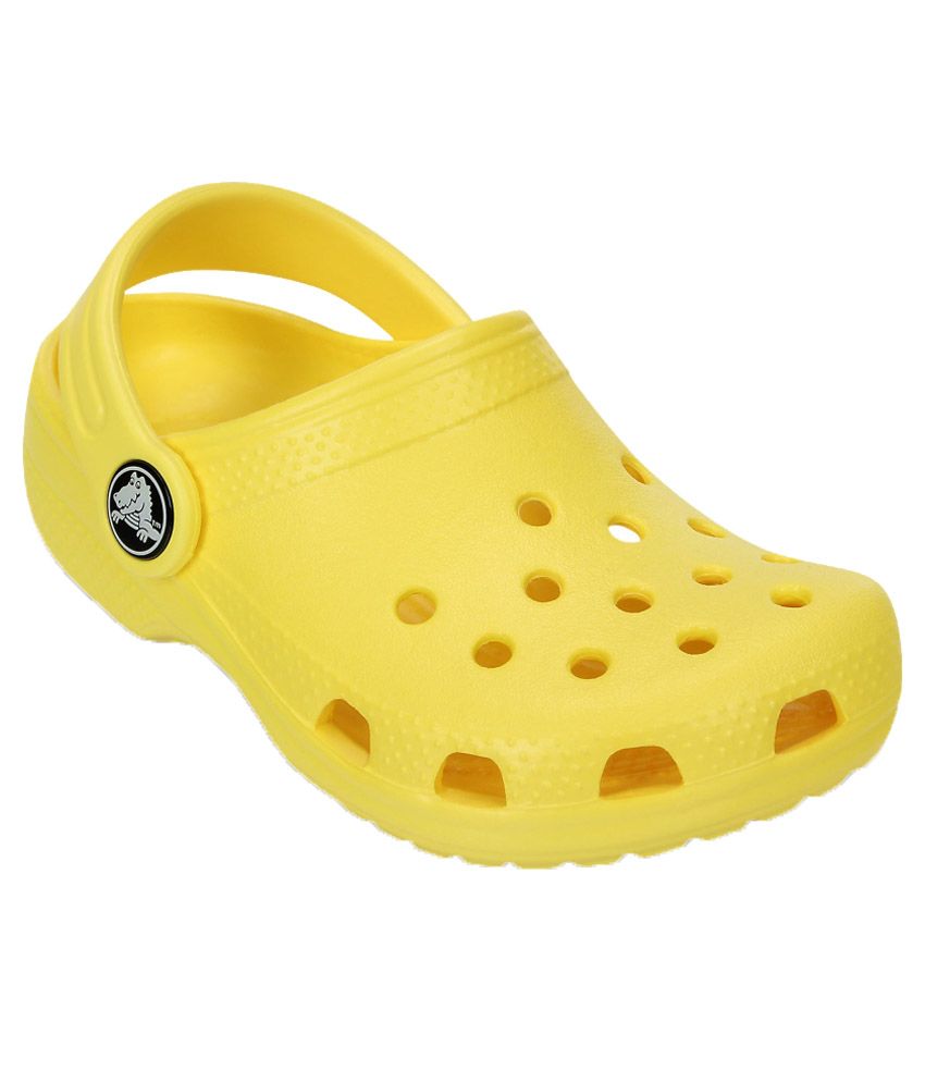 Crocs Roomy Fit Yellow Clog Price in India- Buy Crocs Roomy Fit Yellow ...