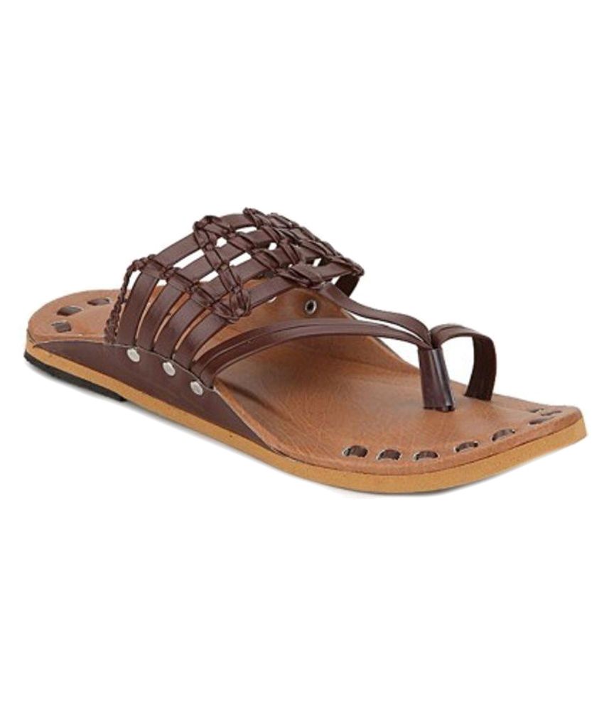 brown kolhapuri chappal