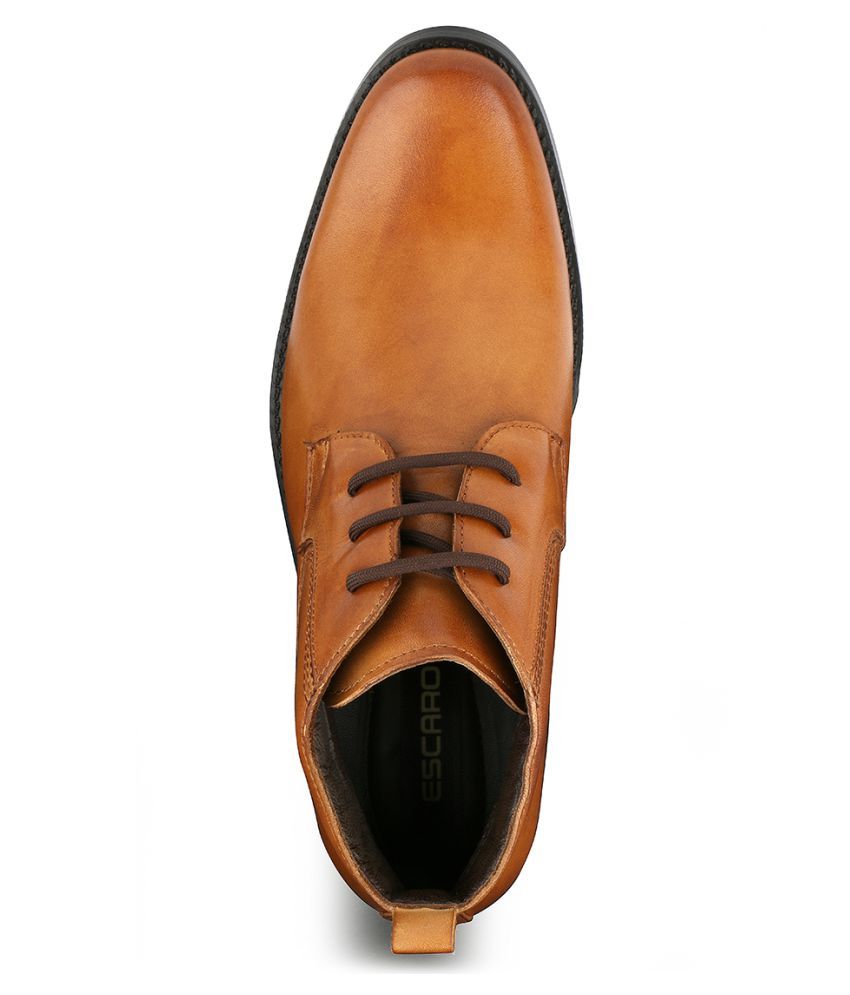tan chukka