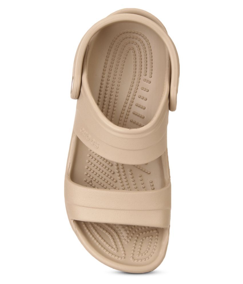croc tan feet