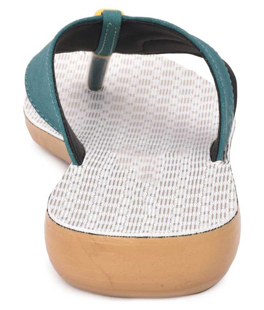 calvin klein saurin flat sandals