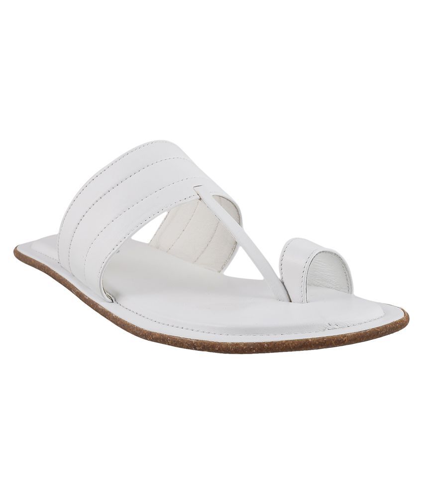 kolhapuri chappal white