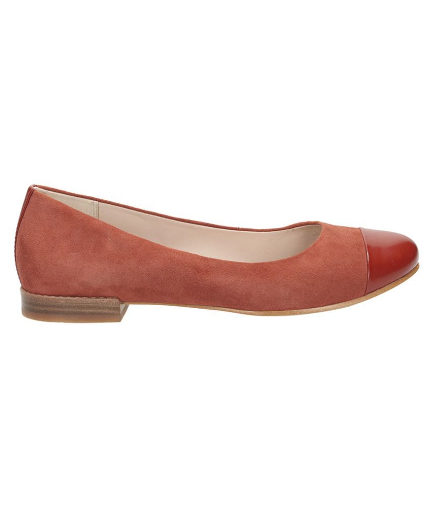 red heels clarks