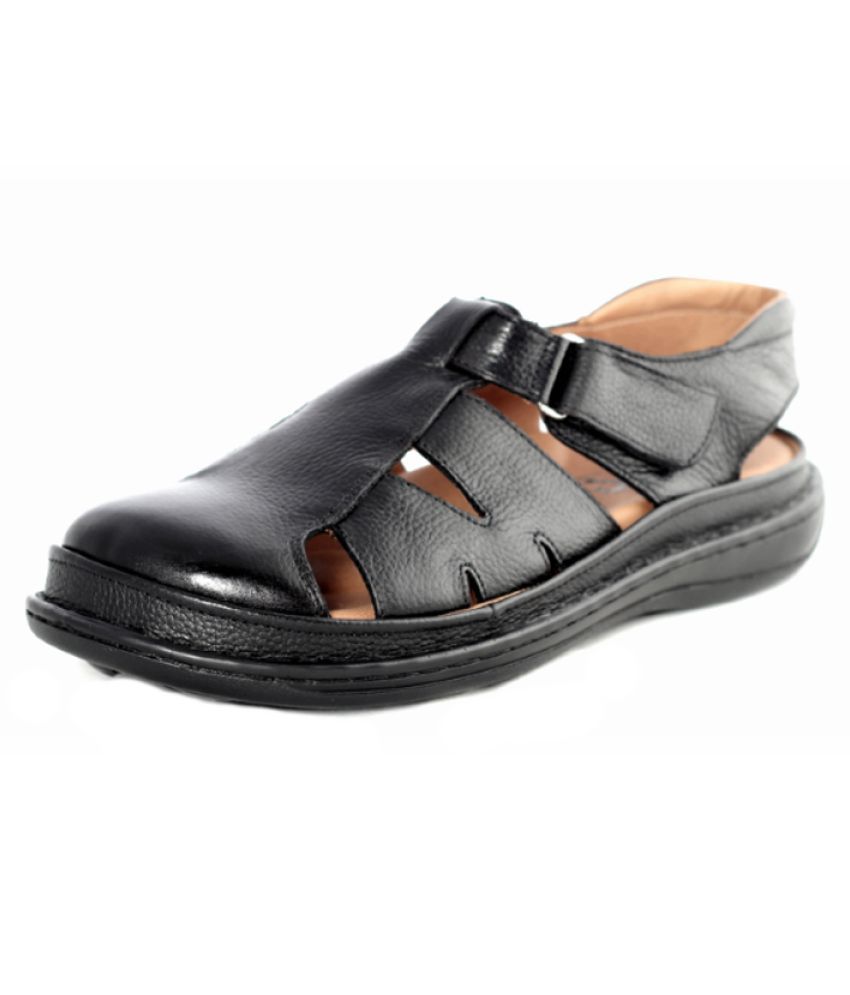 closed toe sandals mens india