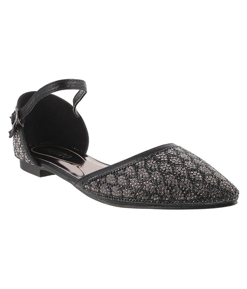 METRO BLACK Flat Flats Price in India- Buy METRO BLACK Flat Flats Online at  Snapdeal