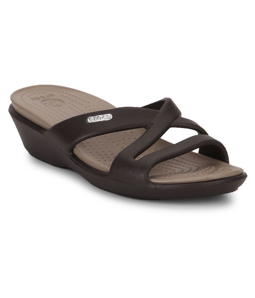 pump crocs