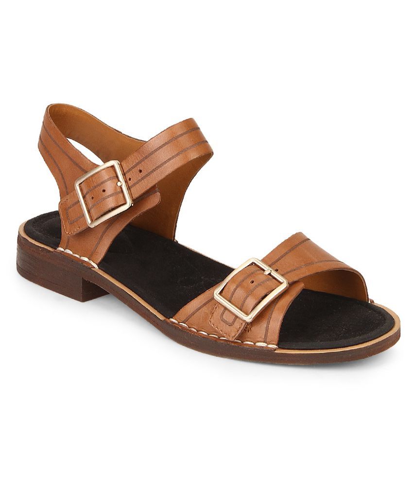 pointed tan flats