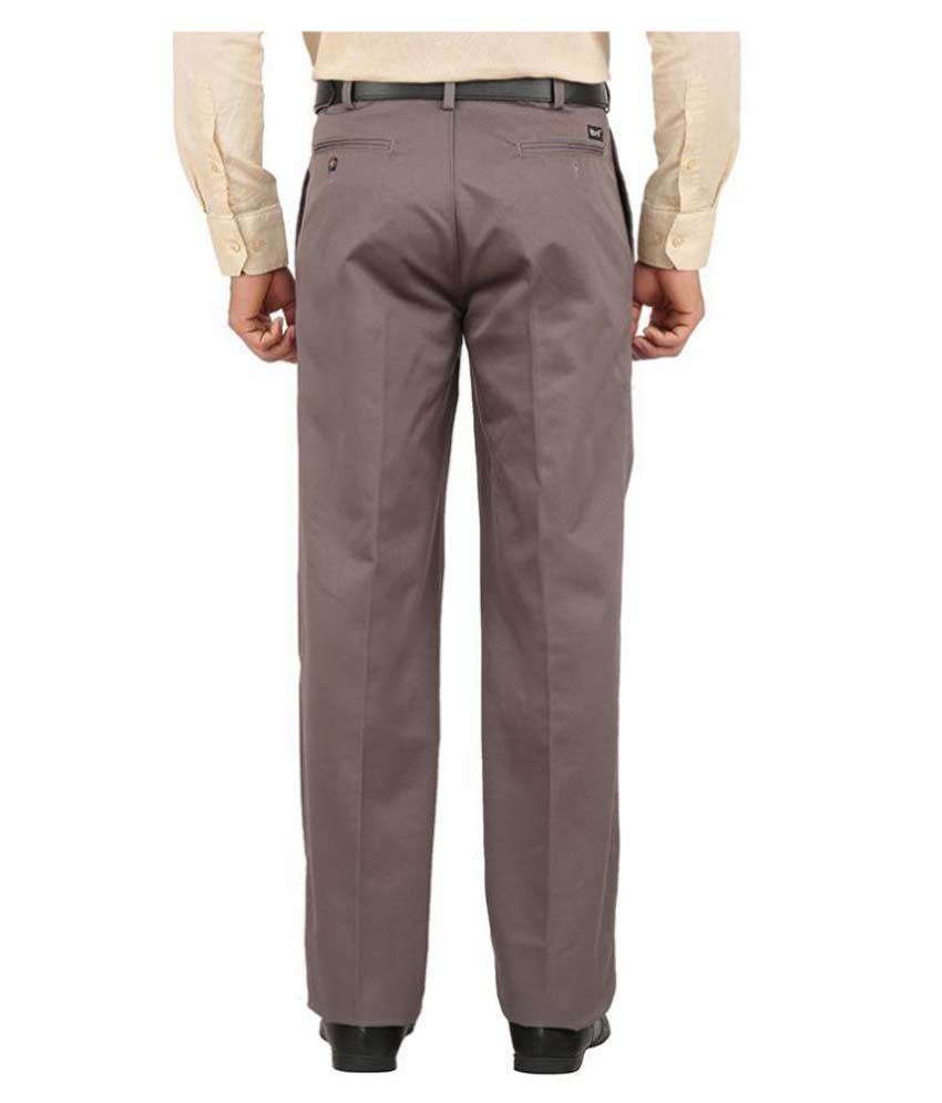 grey pleated trousers