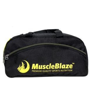 muscleblaze gym bag