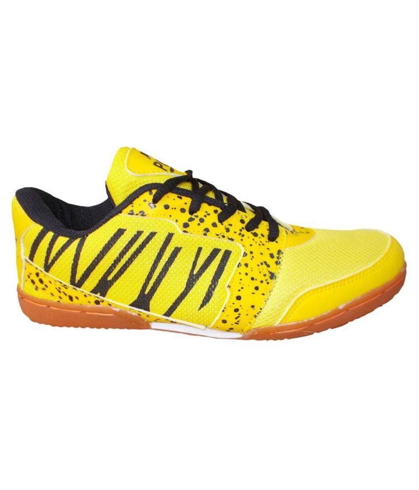 yellow tennis shoes