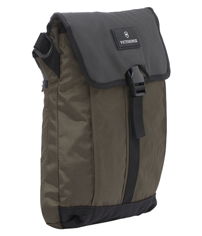 victorinox altmont messenger