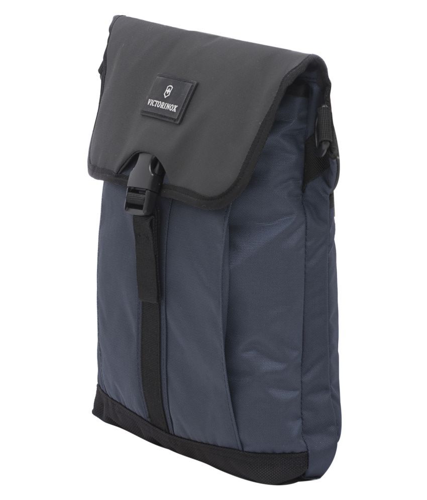 victorinox altmont messenger