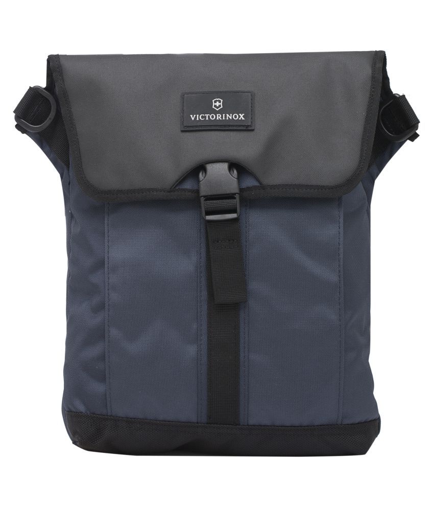 victorinox altmont messenger