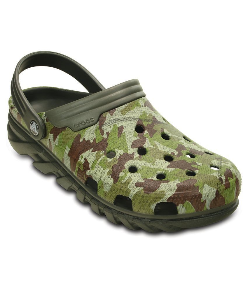 Crocs Roomy Fit Duet Max Camo Clog Green Floater Sandals - Buy Crocs ...
