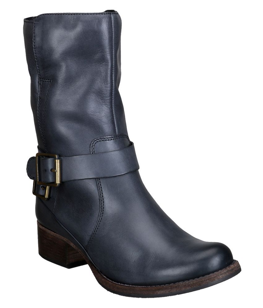 clarks bootie shoes