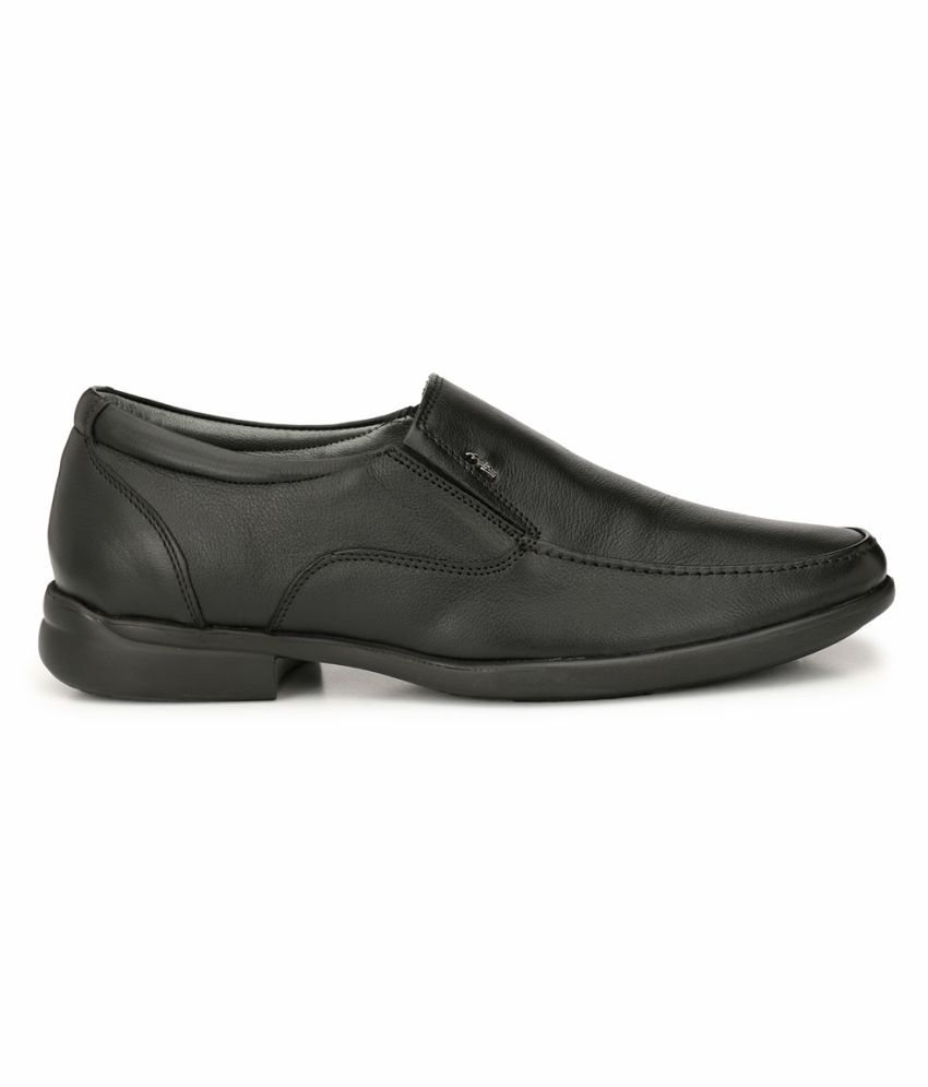 hitz leather chappals