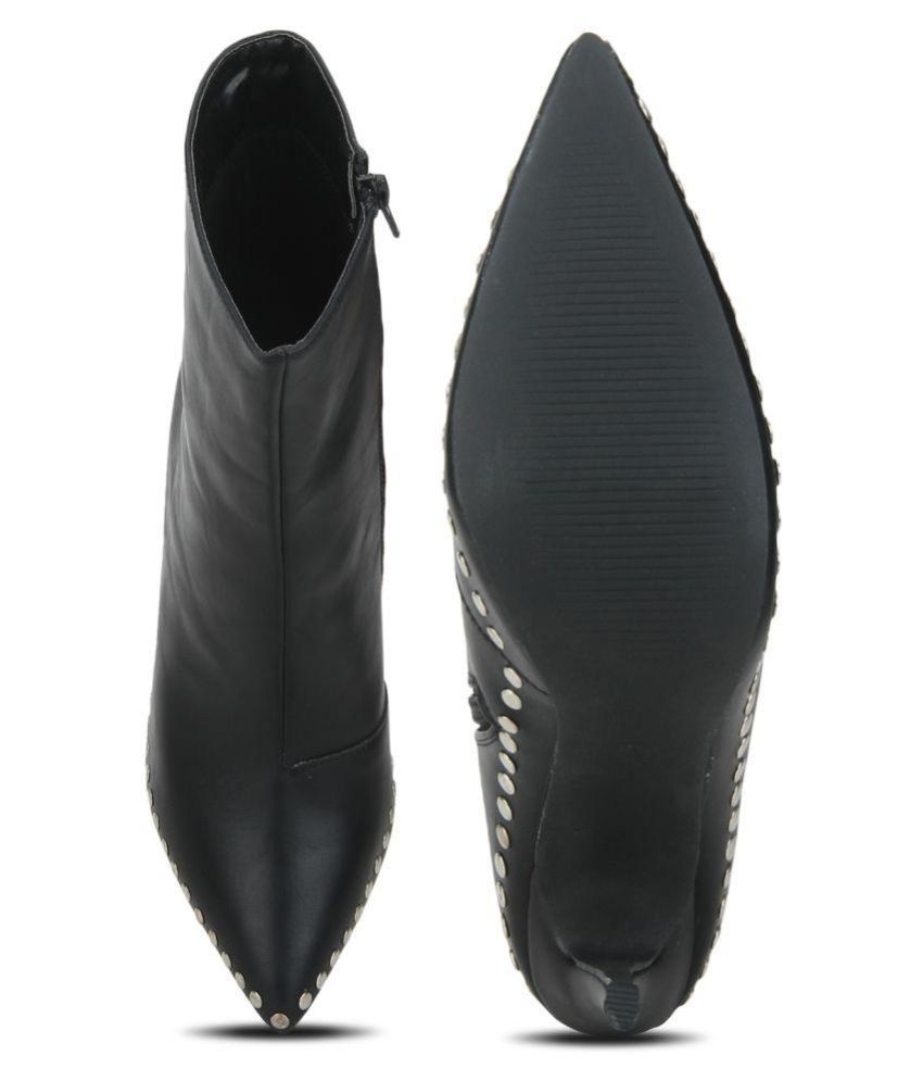 truffle collection hardware detail chelsea boots in black