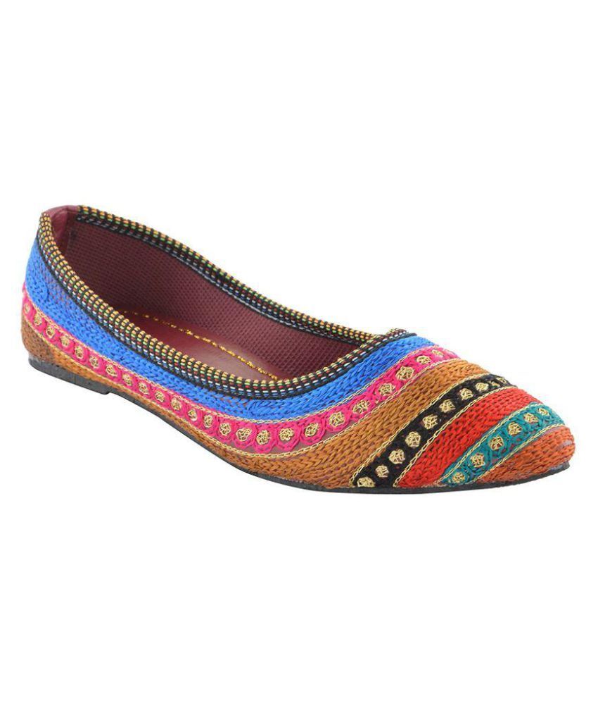 ethnic footwear for women's