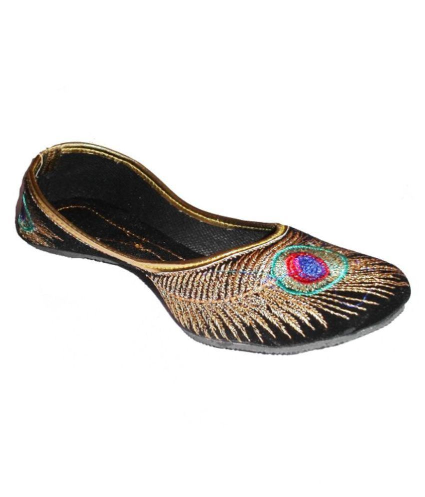 RAJASTHANI JUTI Black Ethnic Footwear 