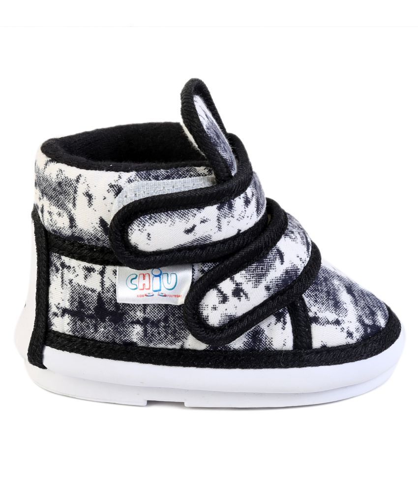 CHIU ChuChu Black Shoes With velcro For 2024 Months Baby CHIU ChuChu Black Shoes With velcro For 2024 Months Baby