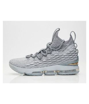 lebron 15 wolf grey on feet