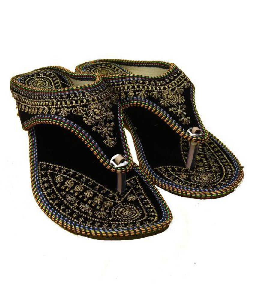 ethnic footwear for women's