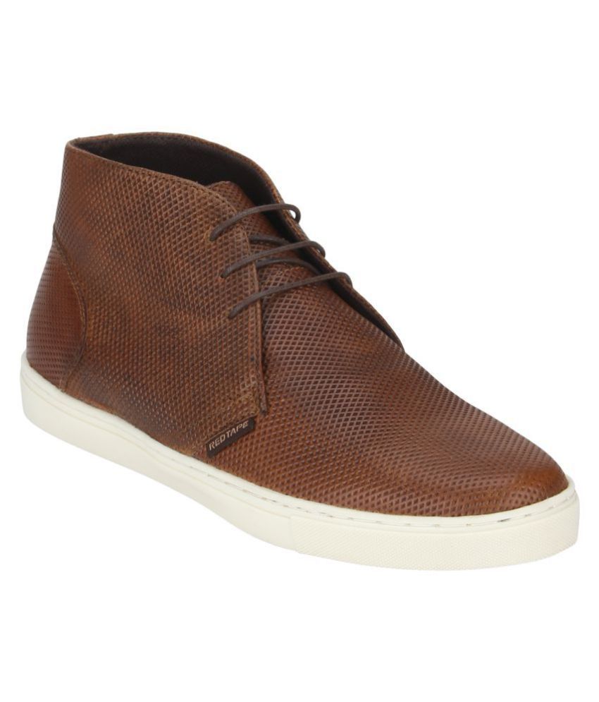 mens tan chukka