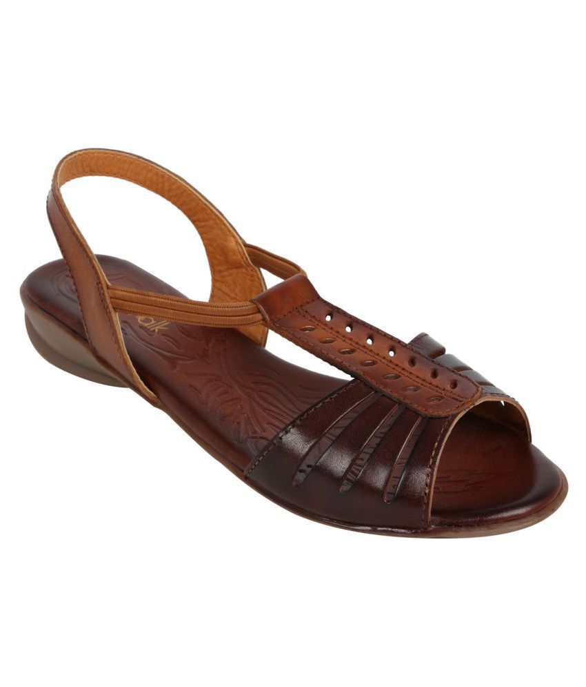 catwalk flat chappals