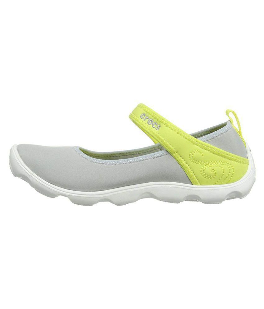 crocs duet busy day lace up
