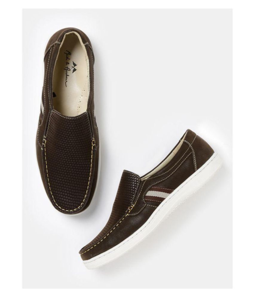 mast and harbour chappal