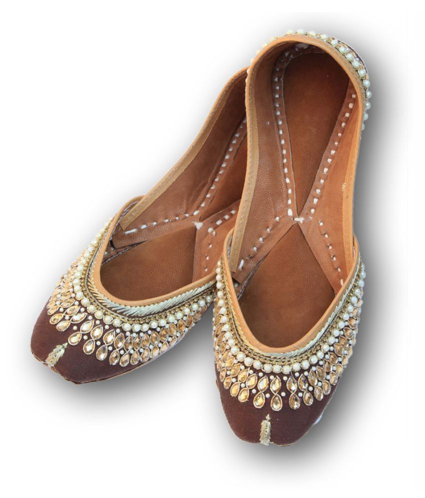 ethnic footwear for women's